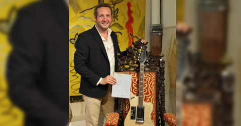 Johnny Hallydays eerste gitaar, een Eko, geveild voor € 9.300 in Bordeaux