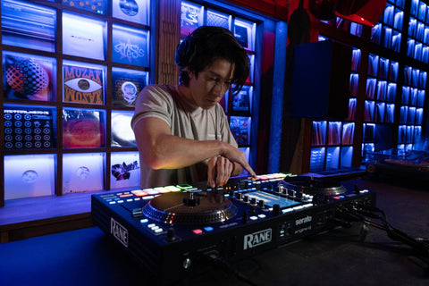 RANE DJ System One: het eerste autonome DJ-systeem met gemotoriseerde platenspelers