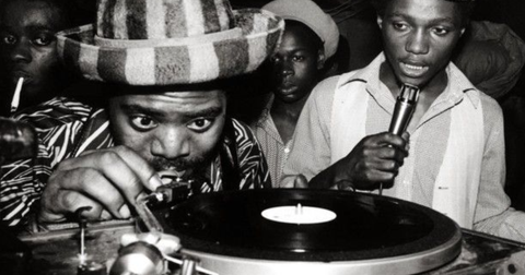 Jamaicaanse Sound Systems: De oorsprong van het DJ’en