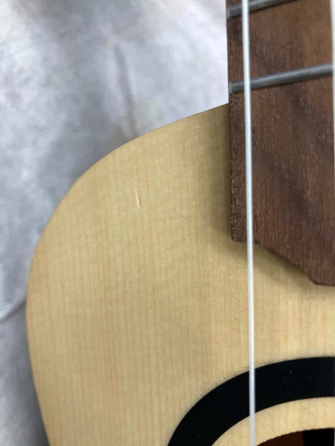 Tiki TKU150TE Tenorukulele Slim Arched Back - B-stock