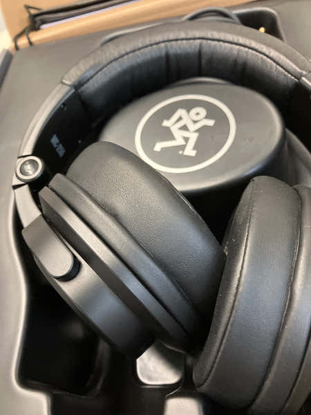 Mackie MC-250 - B-stock