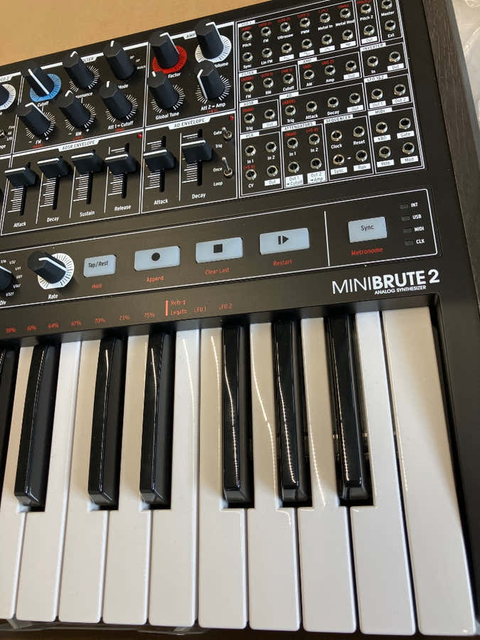 MINIBRUTE 2 BK - B Stock