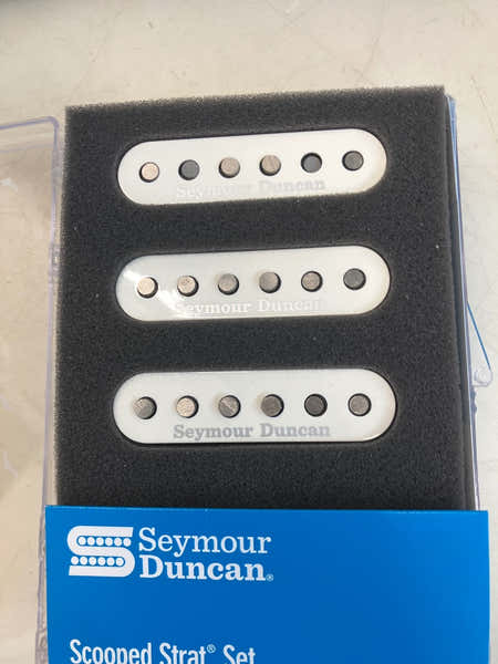 Seymour Duncan SCOOPED STRATOCASTER KIT CAPOTS PARCHEMIN - B Stock