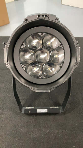 Martin Professional PAR LED RGBW 7X40W ZOOM – B-stock