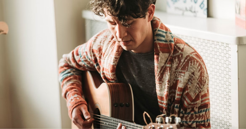 Top 5 van de beste gitaren voor volwassen beginners: kies het juiste model