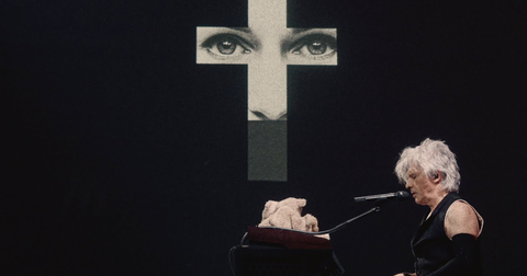 Nieuwe clip van Indochine, ‘Sanna sur la croix’, zet publieke oordeel op scherp