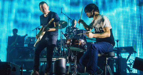 Radiohead maakt een grootse comeback in Madrid: een immersieve scenografie gekoppeld aan een tijdloze setlist