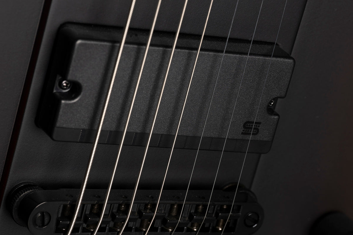 PHX-7 Bariton Zwart metaal Rode burst Satijn