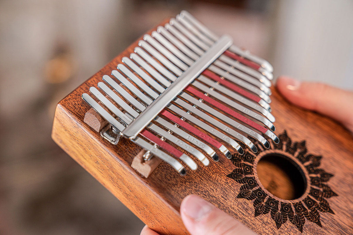 MEINL SONIC ENERGY SOUNDHOLE PICKUP KALIMBA 17 NOTES MAHOGANY
