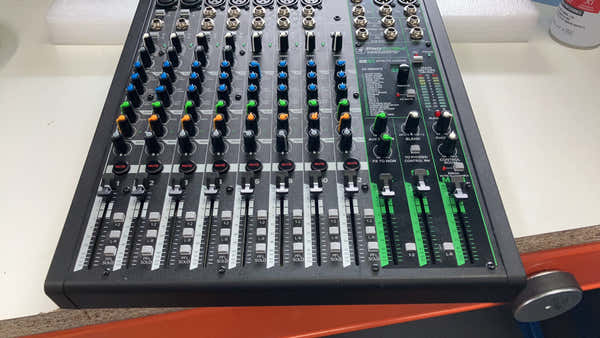 Mackie PROFX12V3 - B-stock