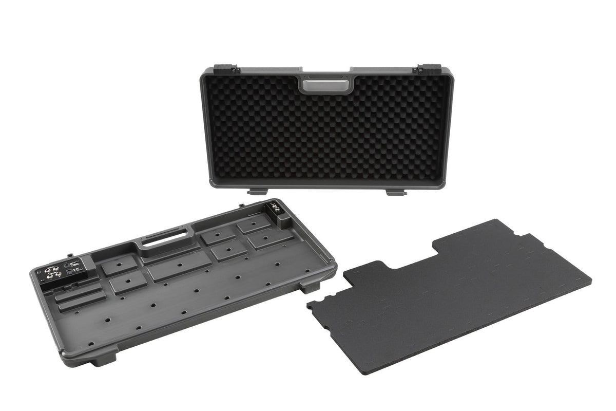 Boss BCB-90X MOLDED PLASTIC CARRY CASE WITH I/O INTERFACE FOR 9 PEDALS + DAISY CHAIN POWER CABLE