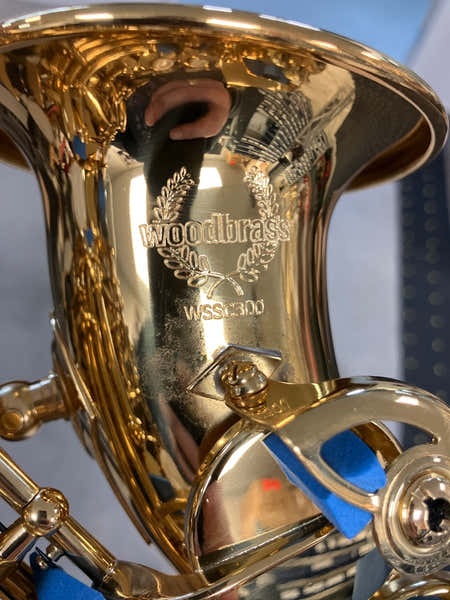 Woodbrass WSSC300 - Gebogen sopraan Bes gelakt