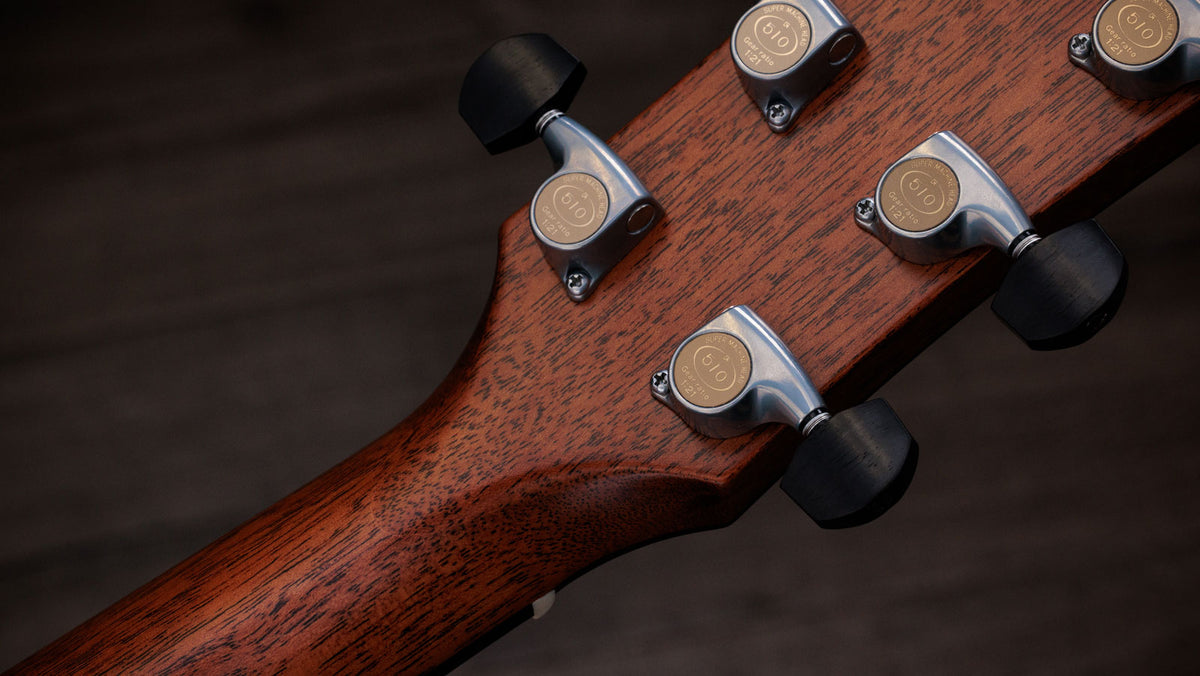 Gold Label K14e Hawaiiaans koa Sunburst Grand Auditorium