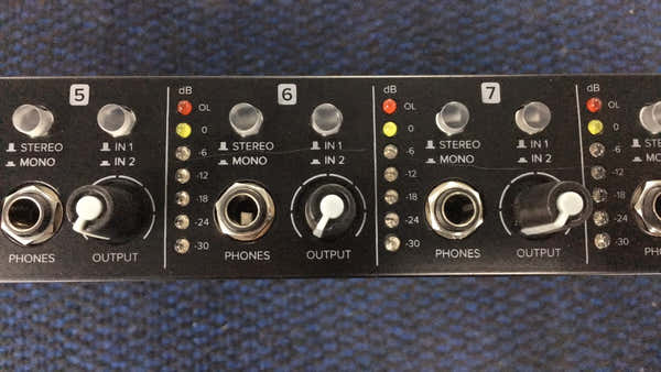 Mackie HM-800 - B-stock