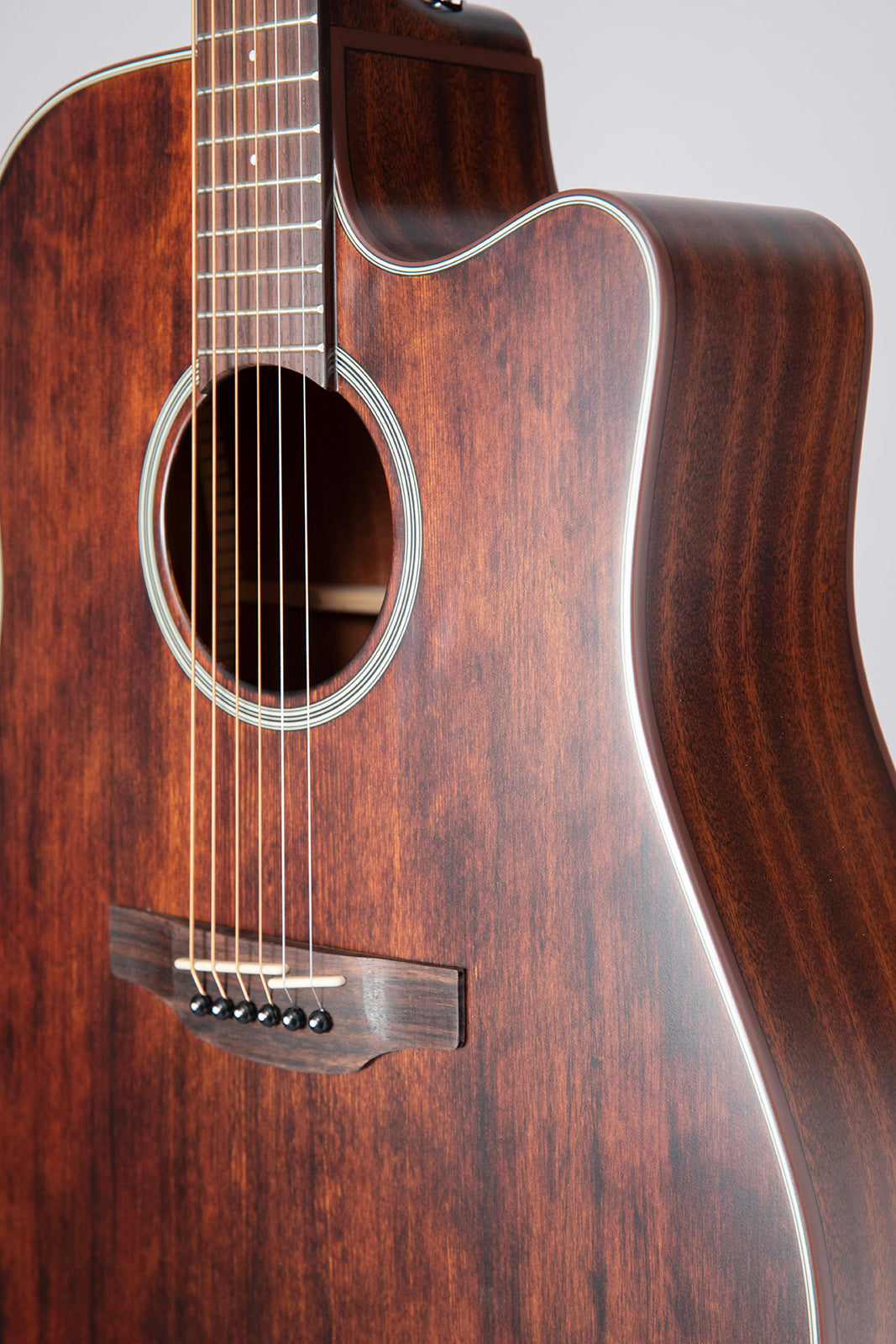 GD21CE Dreadnought Satijn Melasse