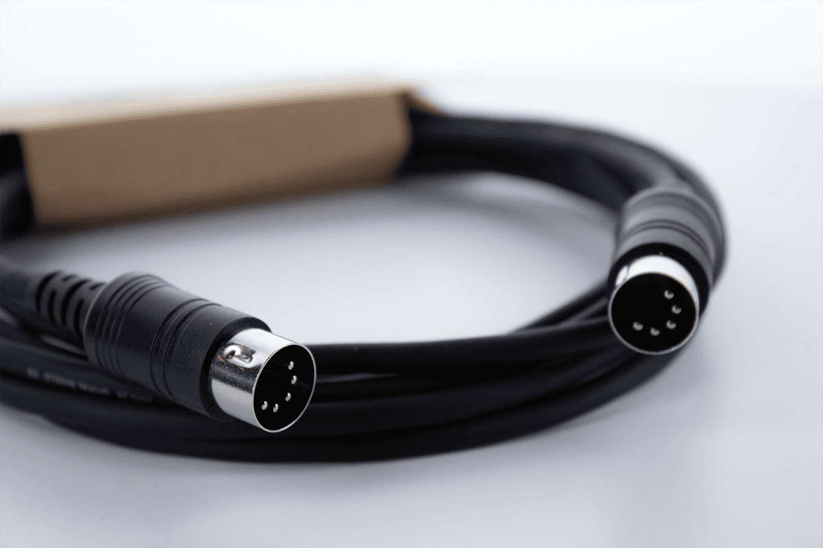 MIDI-kabel 1,5 M