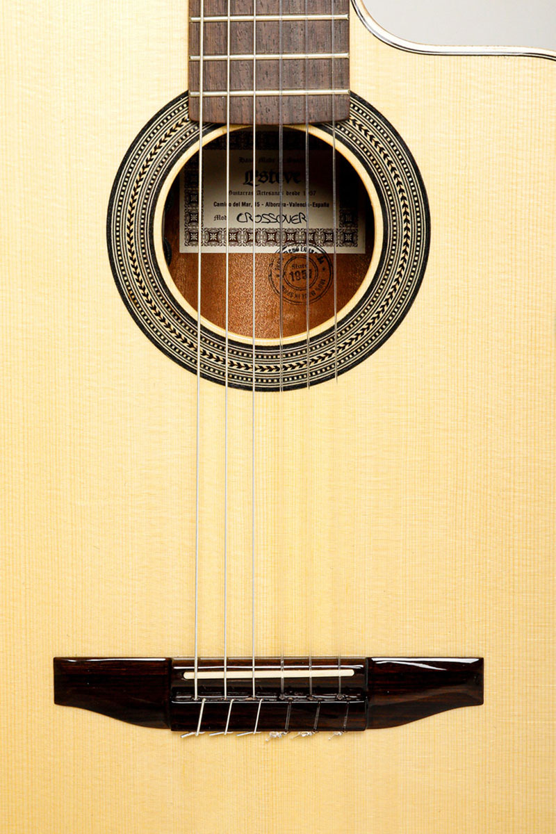 Crossover CW EQ Spruce Top