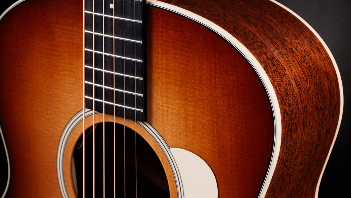 Gold Label 514e Sunburst met crèmekleurige slagplaat Grand Auditorium