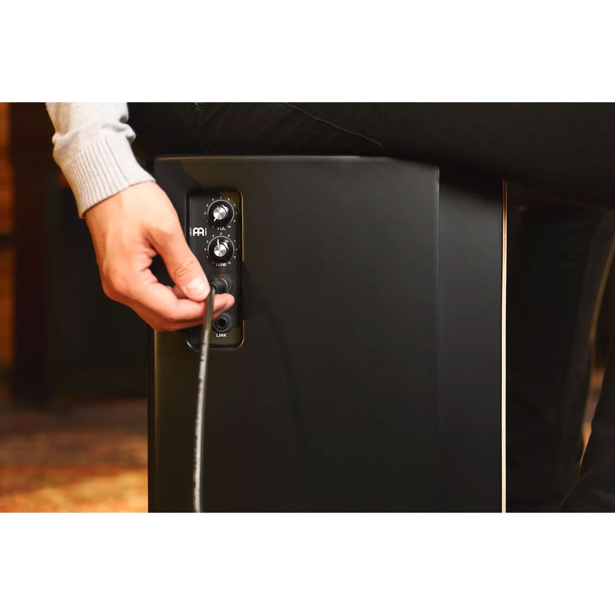 PSUBCAJ6B - Voorversterkte Cajon-Subwoofer