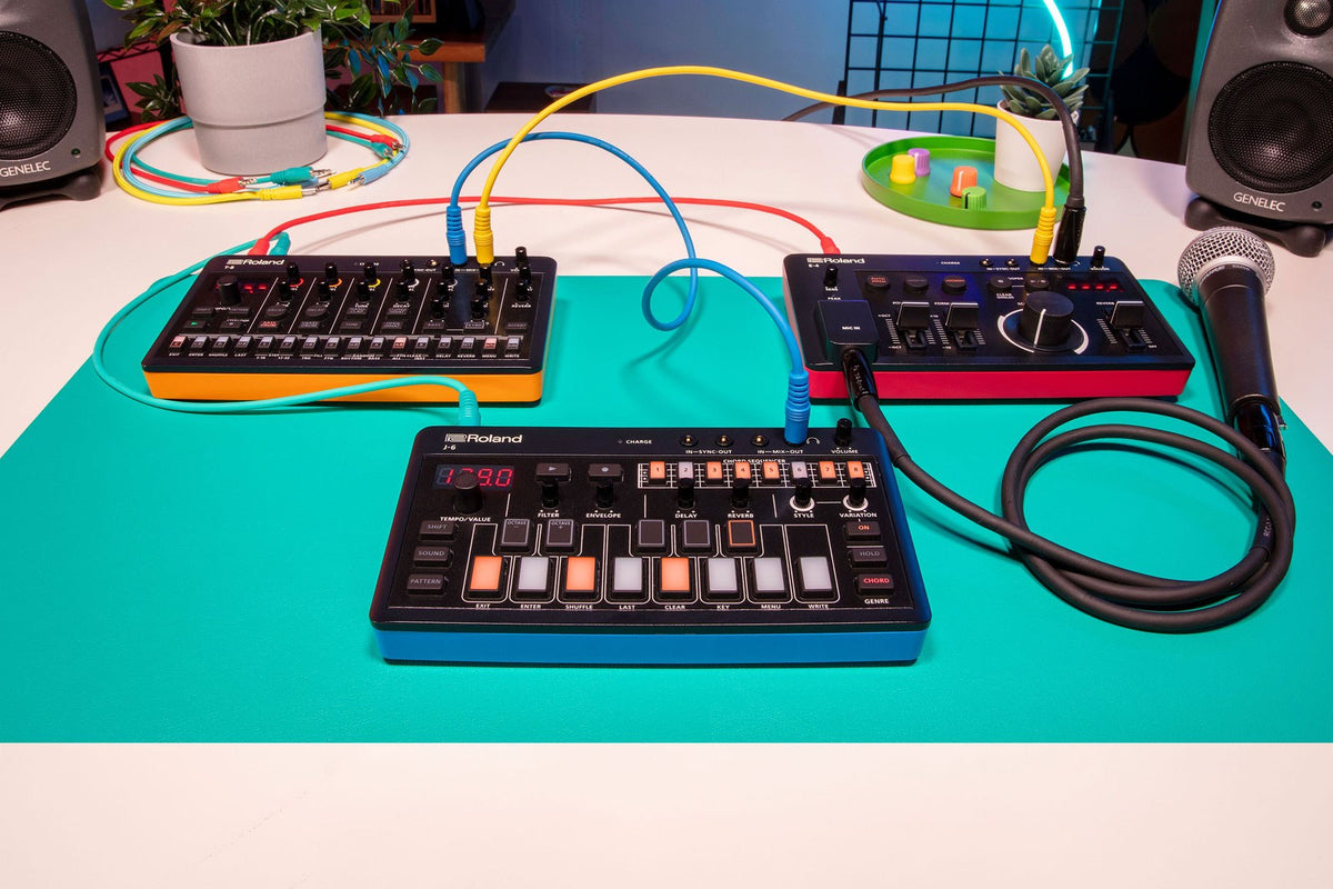 Aira Compact J-6 Akkoordsynthesizer