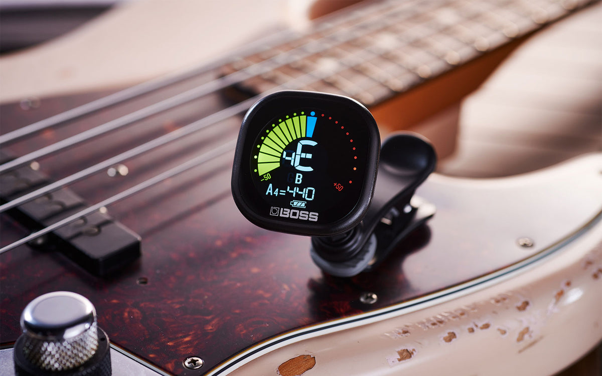 TU-05 PREMIUM QUALITY CLIP ON TUNER WITH FULL COLOUR DISPLAY MULTIPLE TUNING MODES AND RECHARGEABL