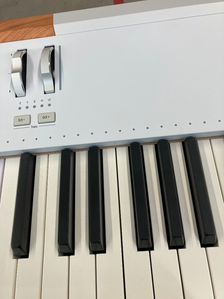 ASTROLAB 88 WHITE - B Stock