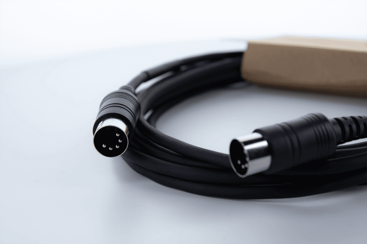 MIDI-kabel 1,5 M