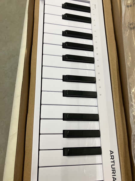 Arturia MicroLab MK3 White - B Stock