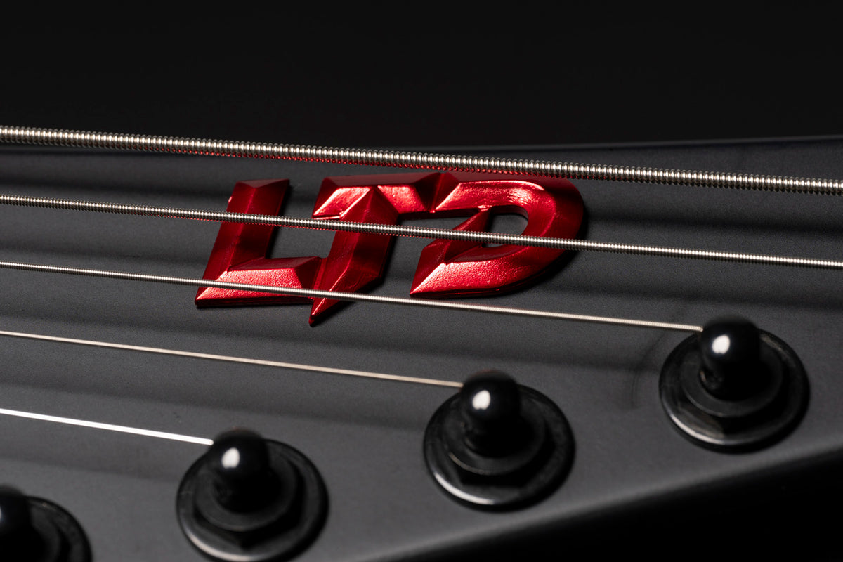 M-7 Bariton HT Zwart Metallic Red Burst Satijn