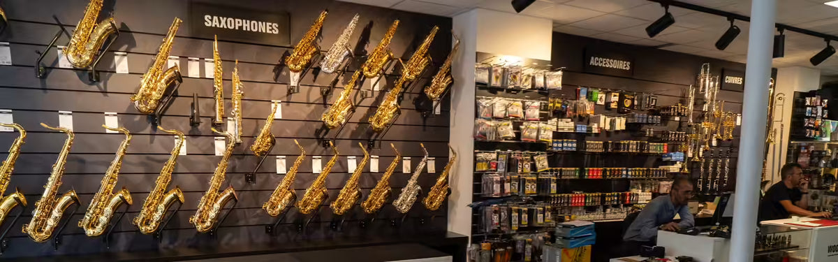 Woodbrass Store Blaasinstrumenten & Partituren